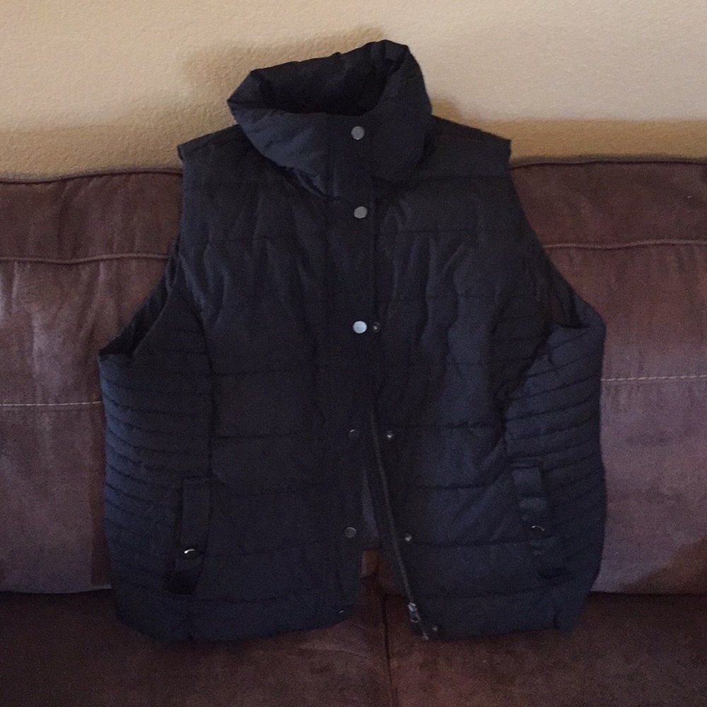 Maurice’s size 2 vest